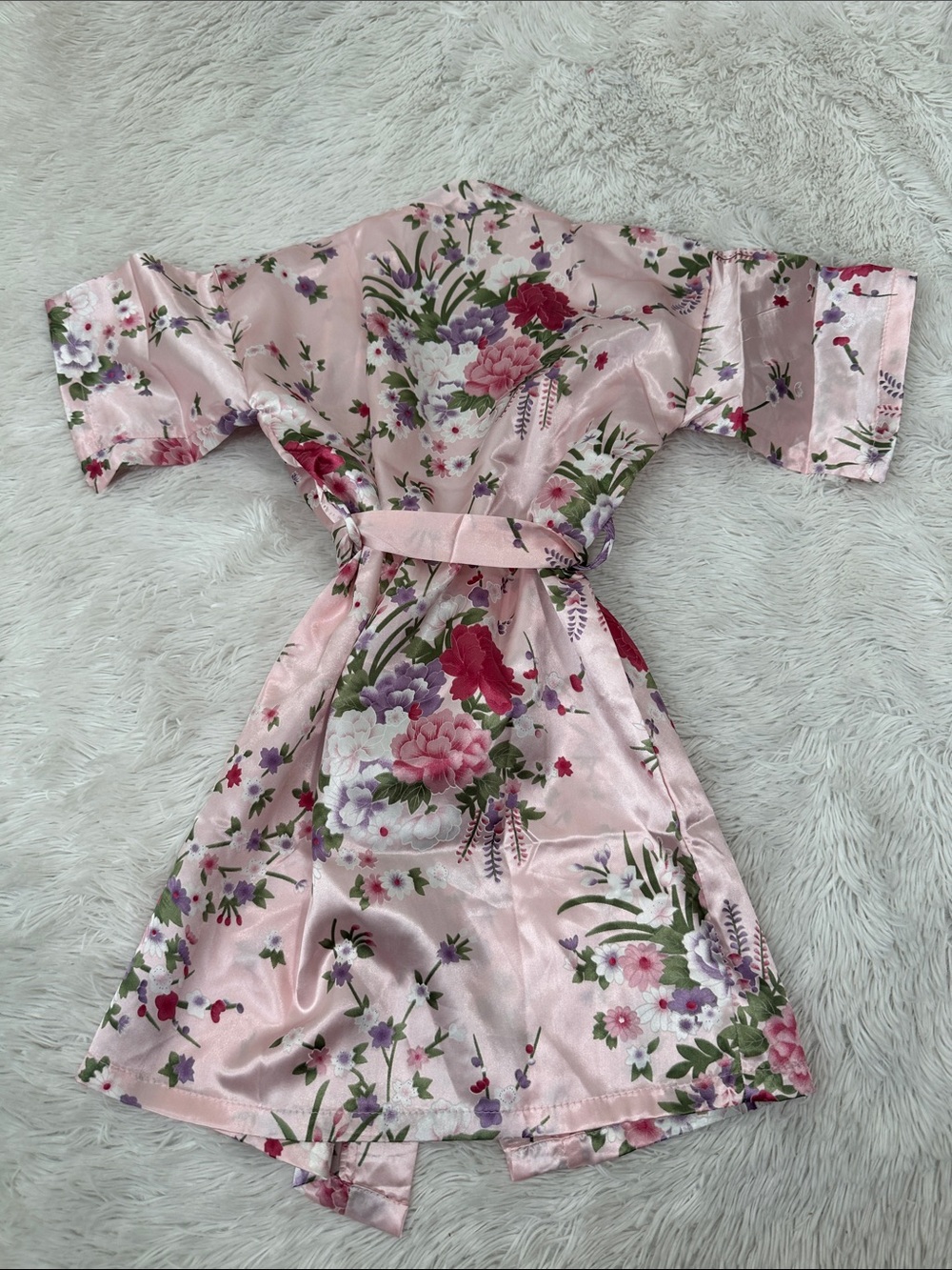 ❤️ Amazon Girls Satin Kimono Robe - Picture 2 of 3